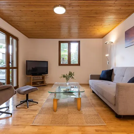 Stunning In With Wifi Apartment