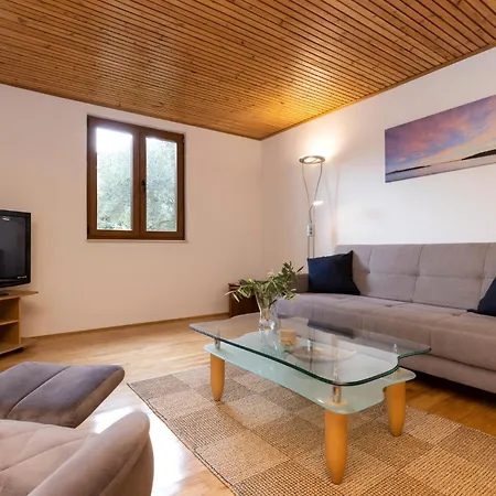 1 Bedroom Cozy In * Mali Lošinj