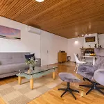 شقة 1 Bedroom Cozy In مالي لوشينغْ